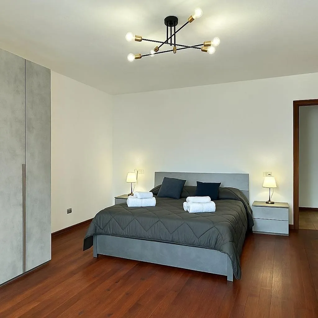 New Duplex With Lake View, 2 Terraces Nesso Apartman
